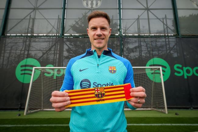 Ter Stegen con el brazalete de capitán