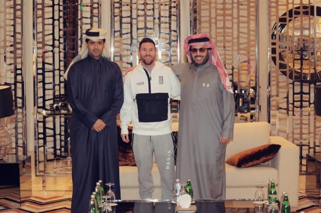 Al-KhelaIïfi, Messi, Al Sheikh