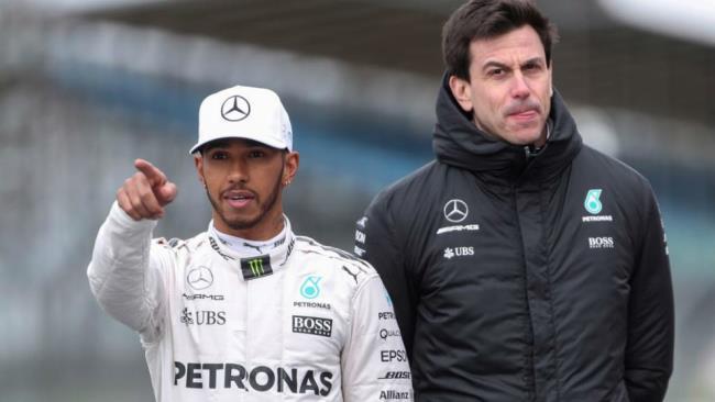 Lewis Hamilton y Toto Wolff