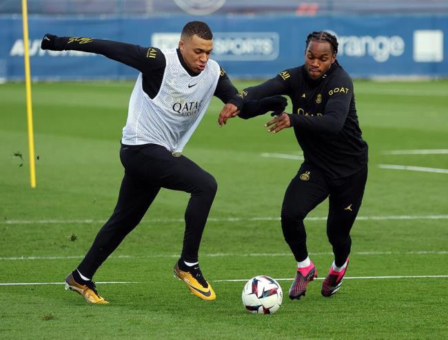 Mbappé y Renato