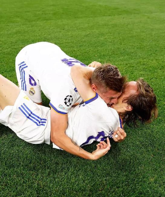 Kroos y Modric