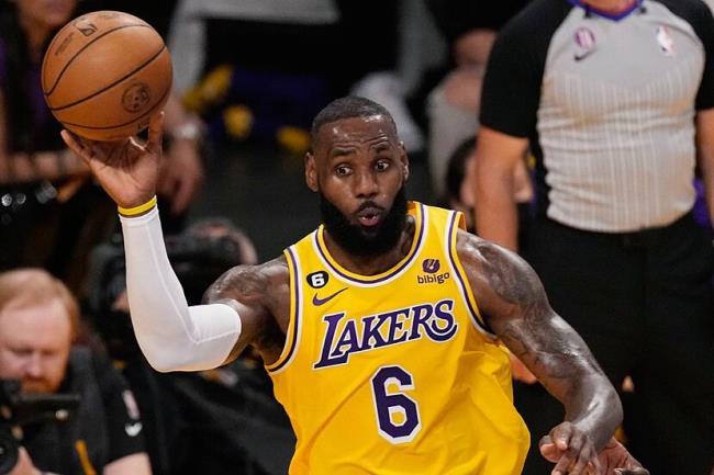LeBron James toma una decisión importante en su carrera