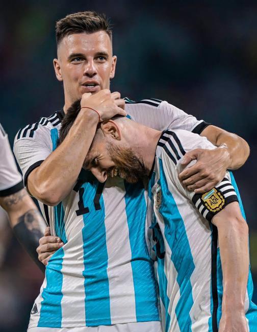 Lo Celso y Messi