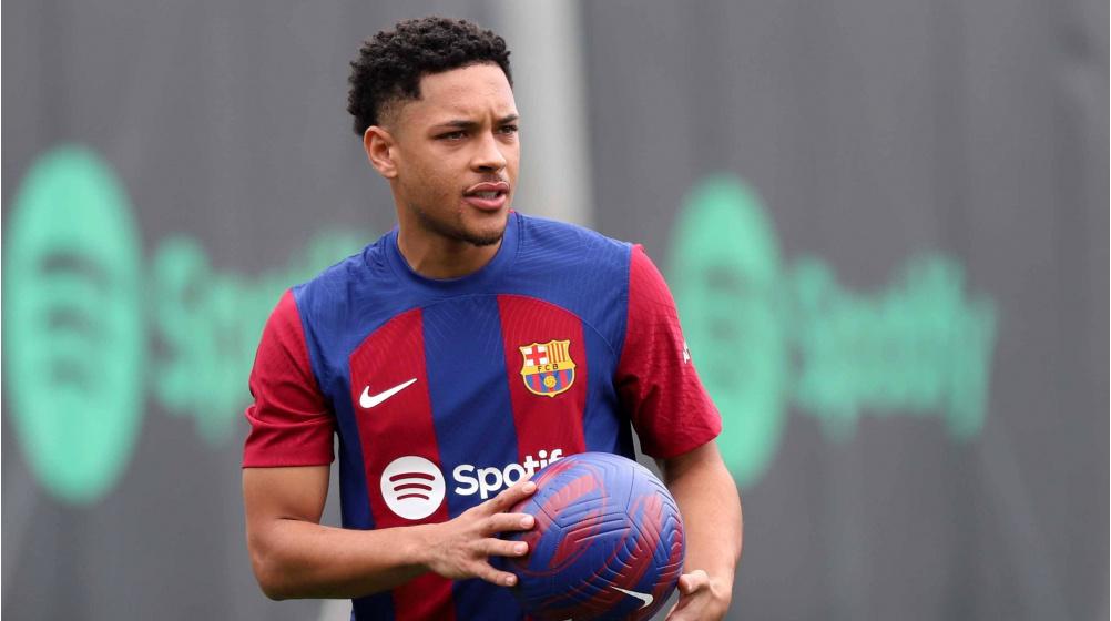 Roque tiene 19 años.