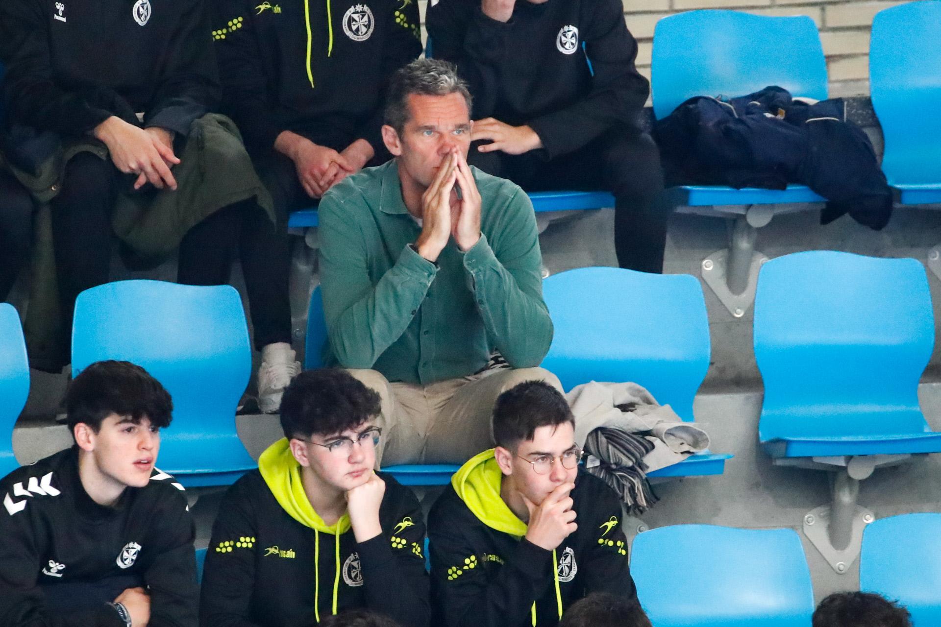 Iñaki Urdangarin tapándose la boca