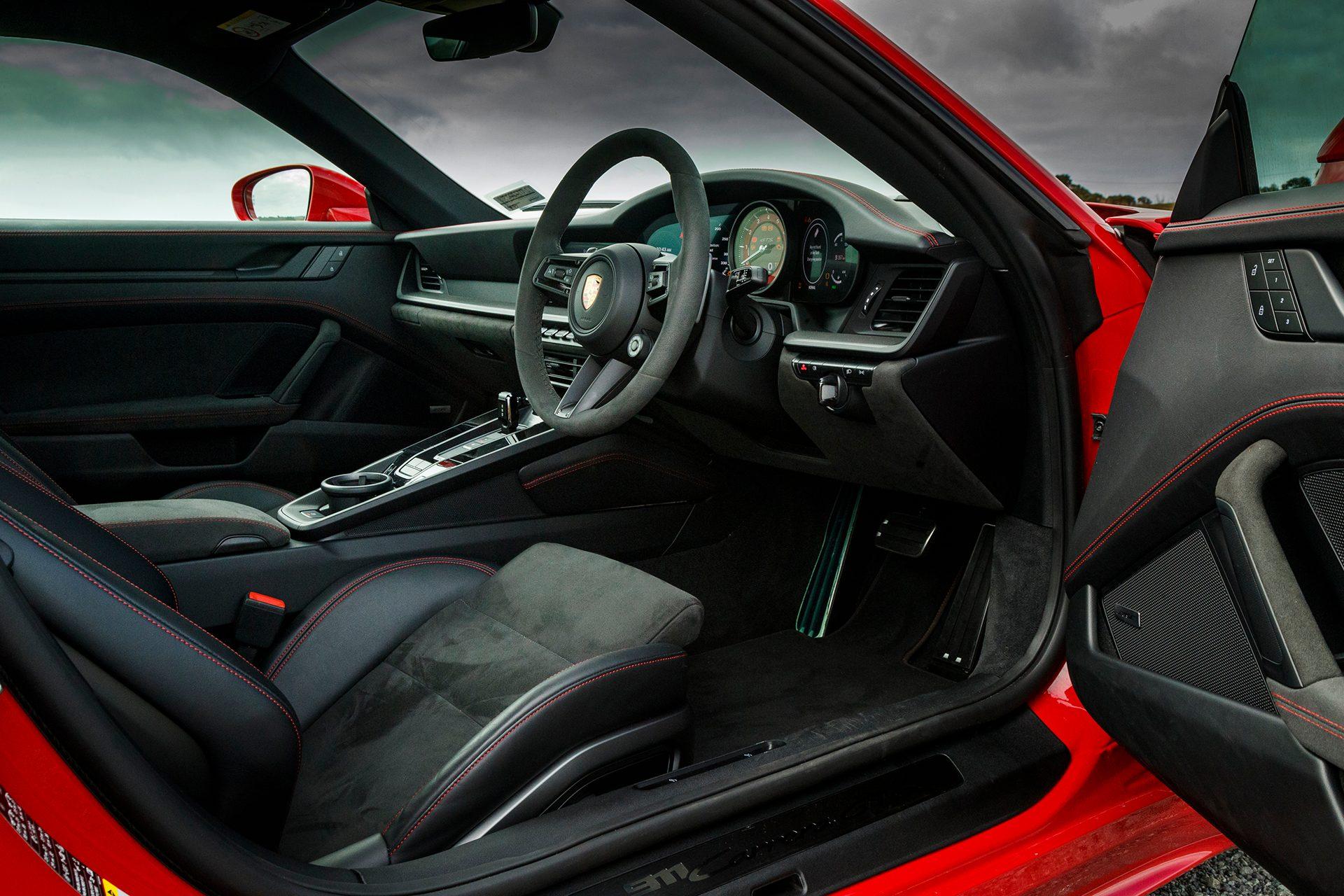 Porsche 911 GTS Interior