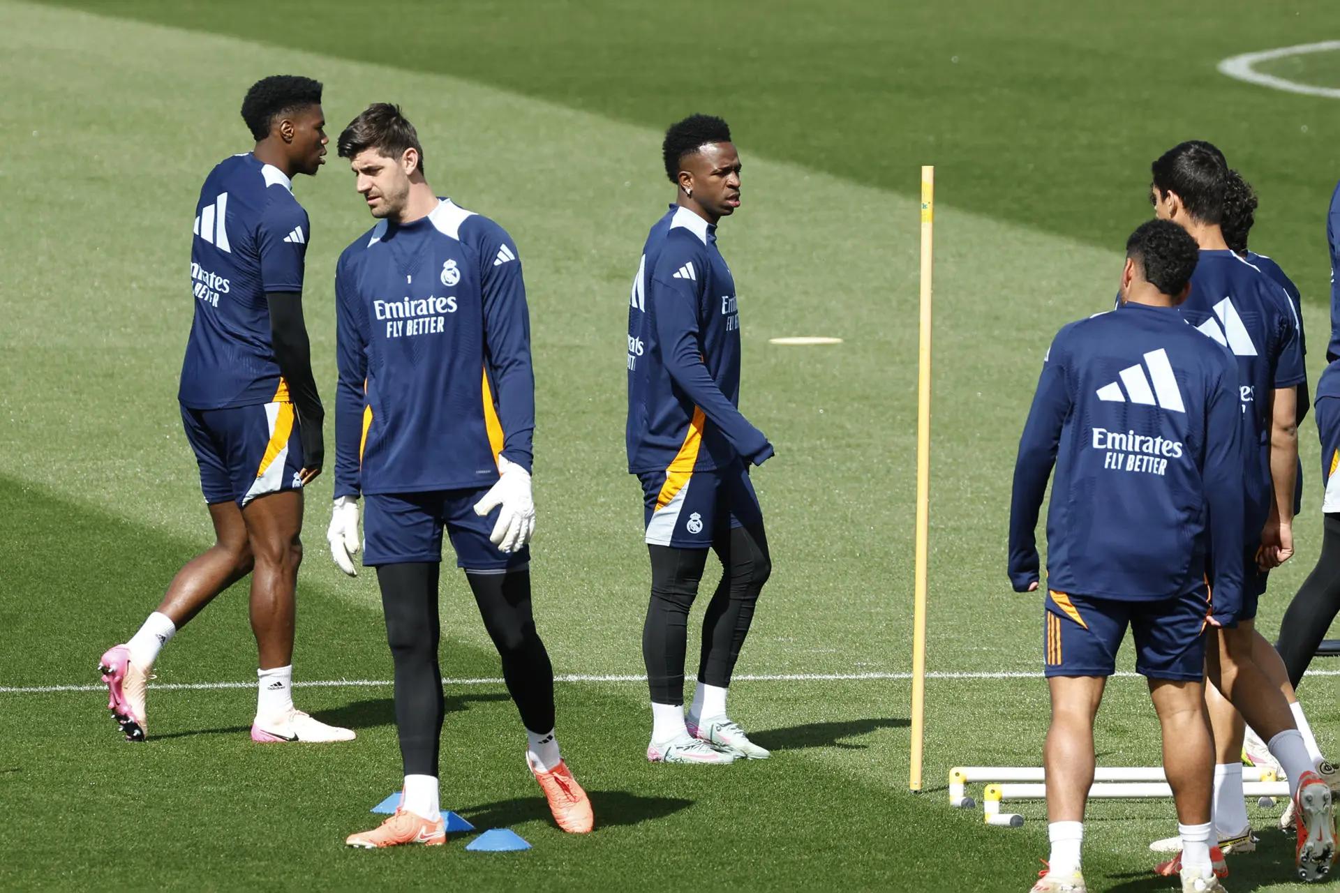 Aurelien Tchouameni, Thibaut Courtois y Vinicius - EFE