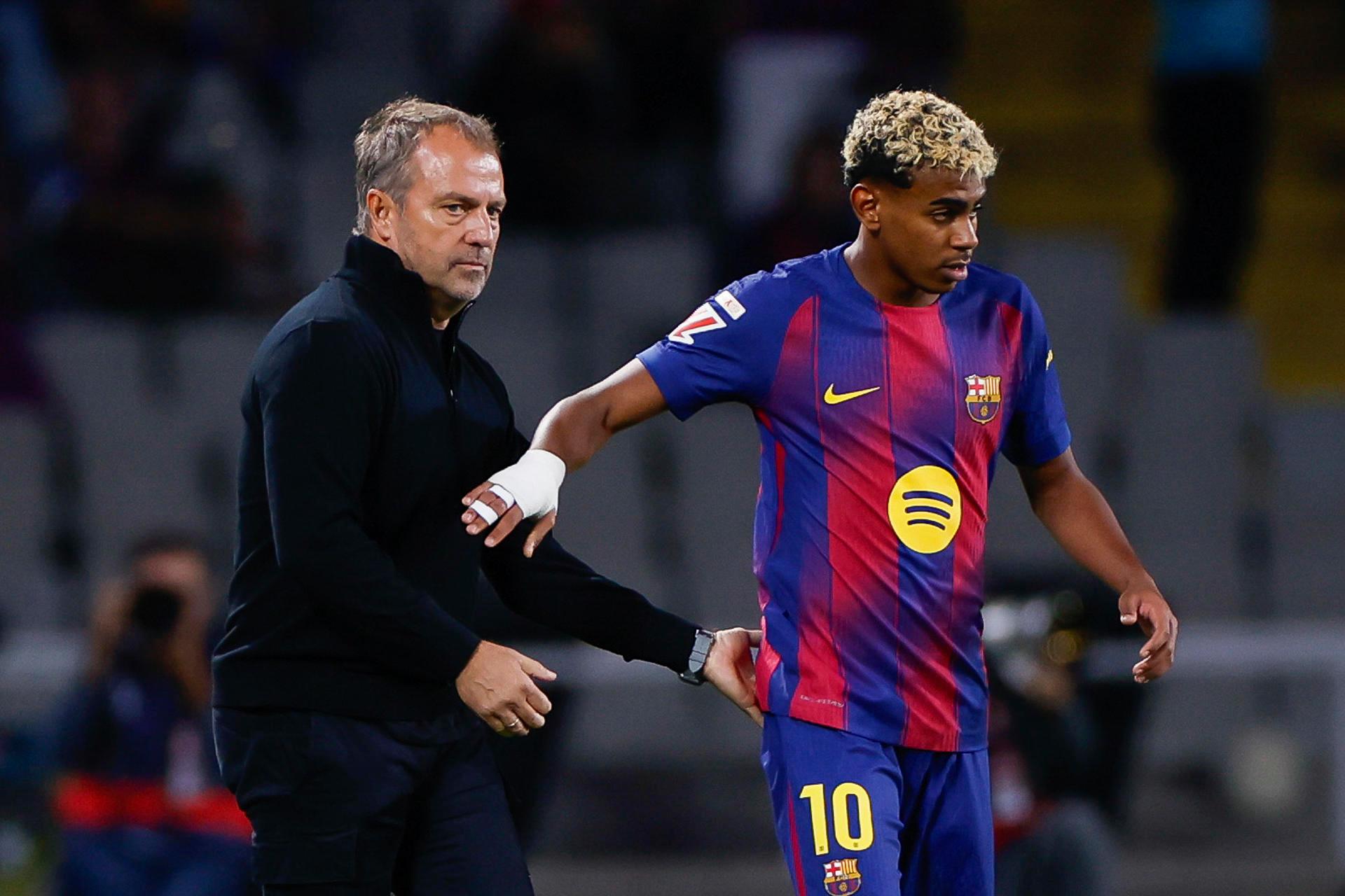 Hansi Flick y Lamine Yamal - EFE