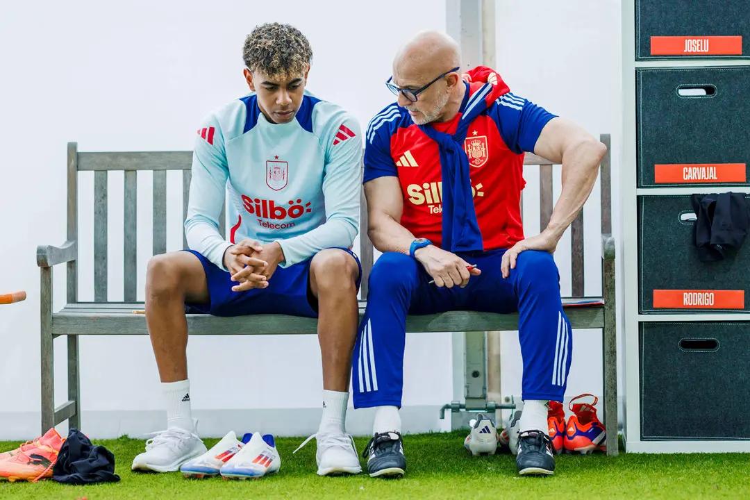 Lamine Yamal y Luis de la Fuente - EFE