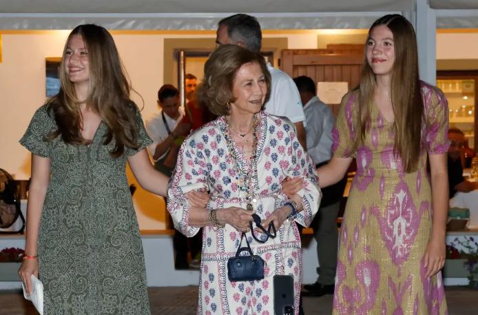 Reina Sofía y sus nietas