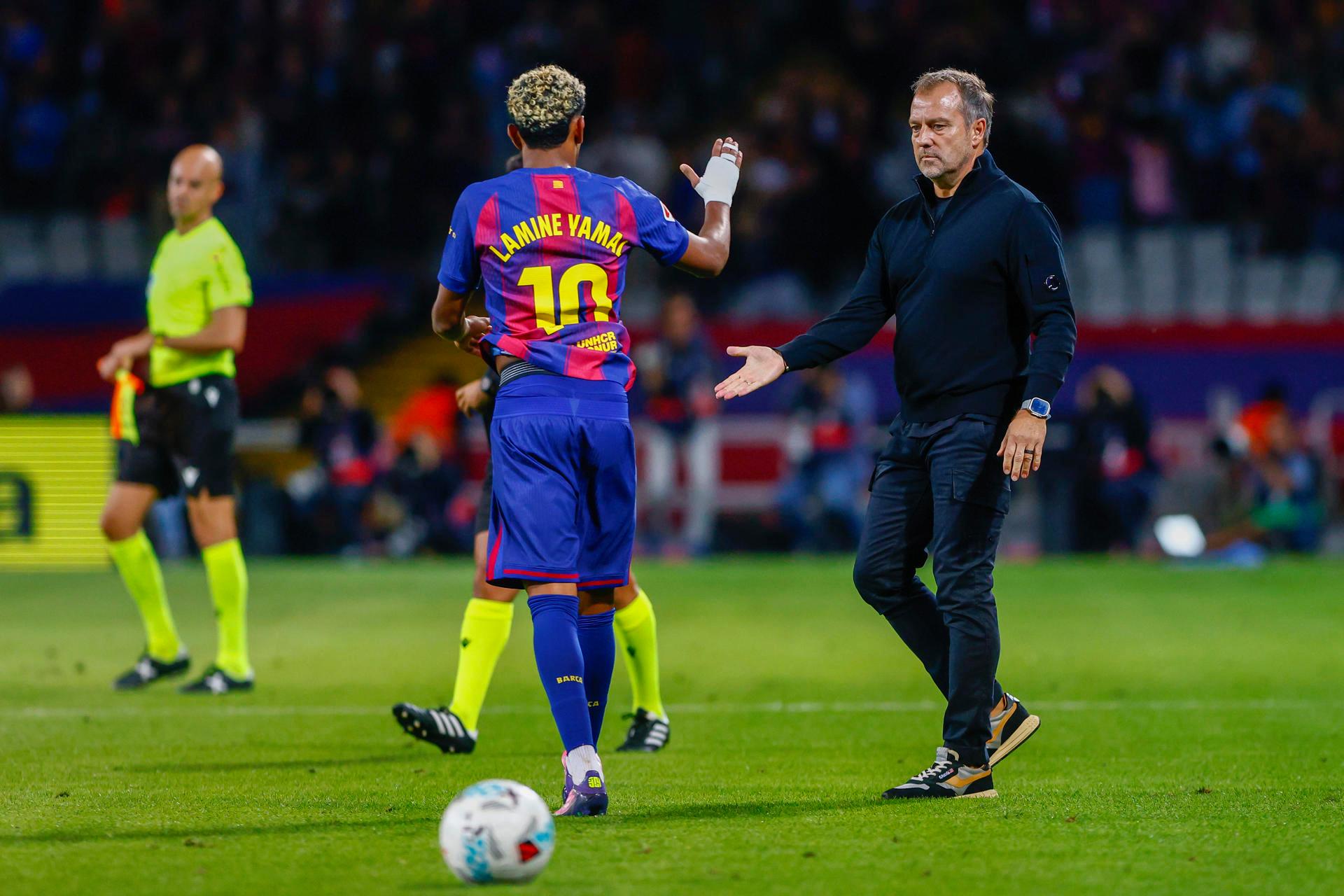 Lamine Yamal y Hansi Flick - EFE