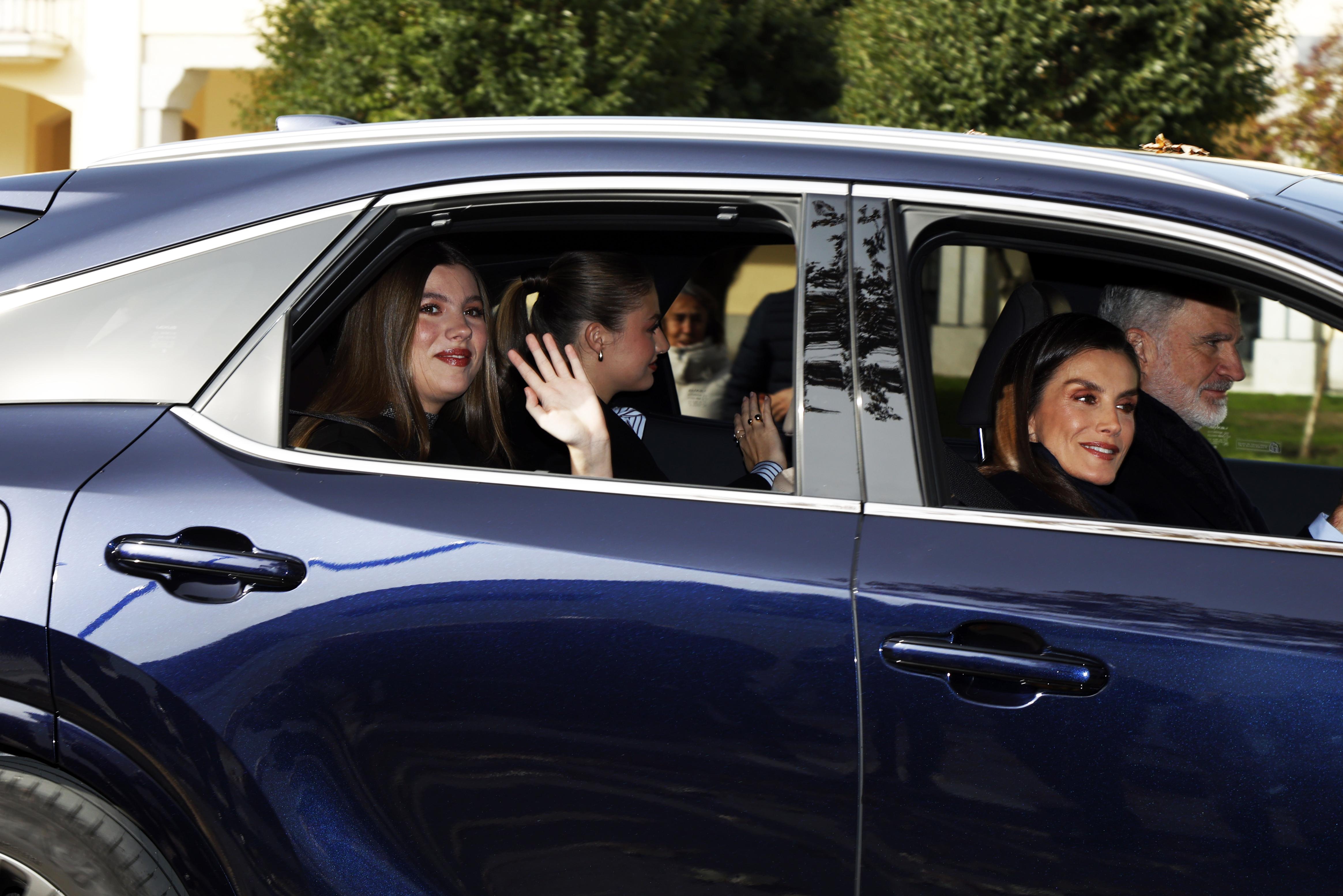 Felipe Vi conduciendo