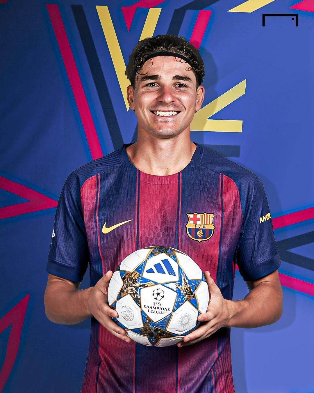 Juli&aacute;n &Aacute;lvarez