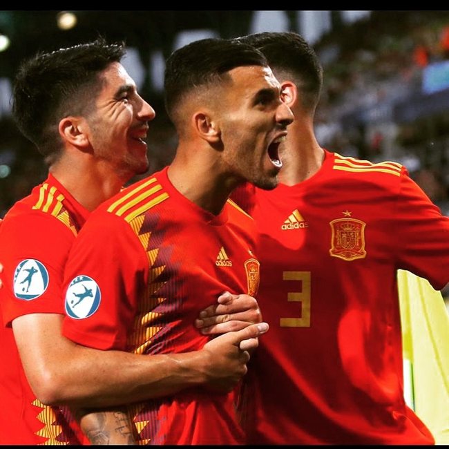 Dani Ceballos con la Selección española