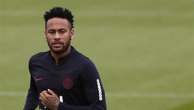 Neymar, en un entreno con el PSG
