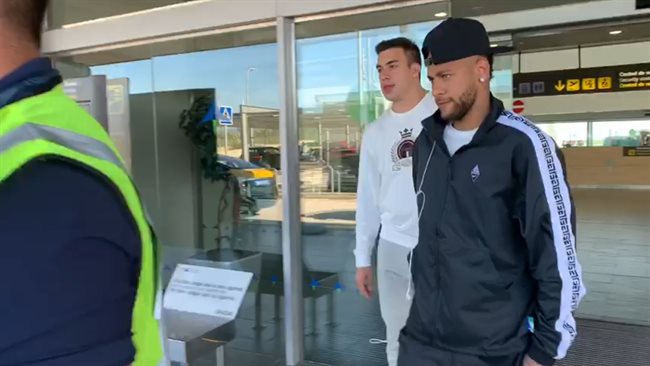 Neymar llega a Barcelona para el juicio contra su ex equipo