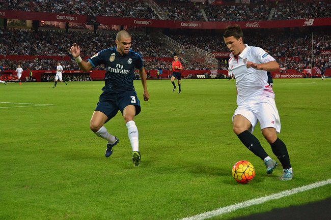 Konoplyanka ante el Real Madrid.