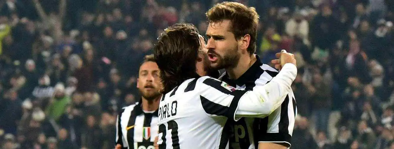 Llorente y Pirlo afianzan a la Juve al frente de la Serie A italiana