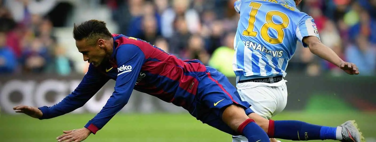 El Málaga fulmina a un Barça sin ideas y le deja sin opciones de liderato