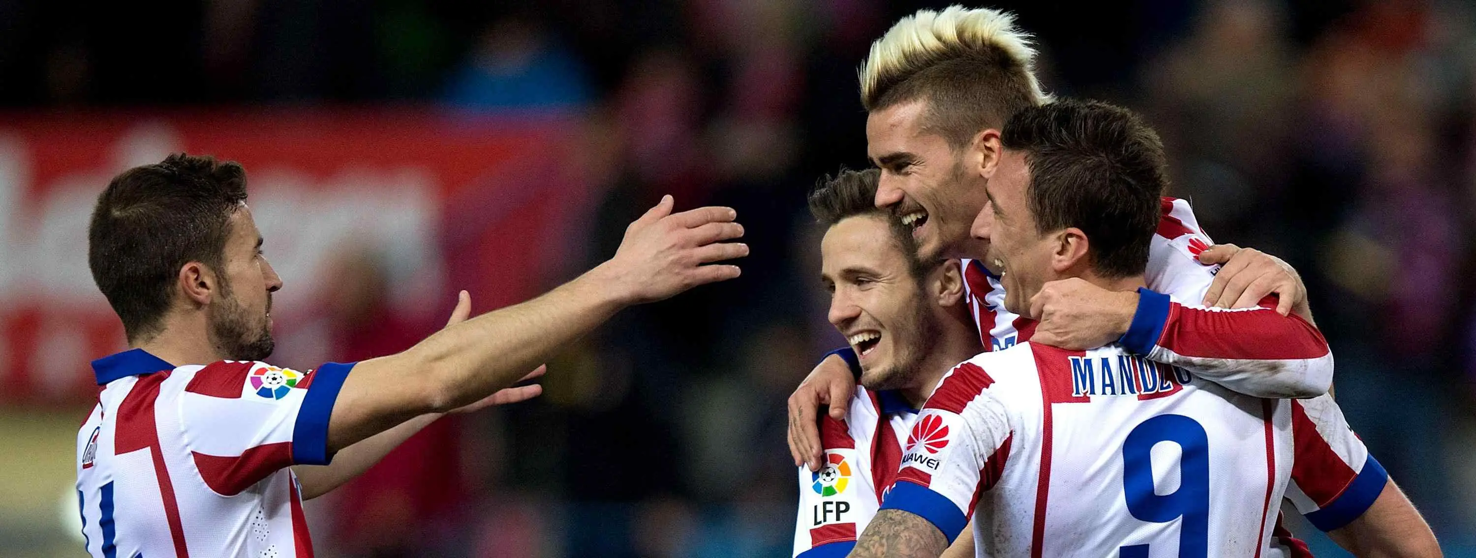 Griezmann acerca al Atlético de Madrid al liderato con un doblete