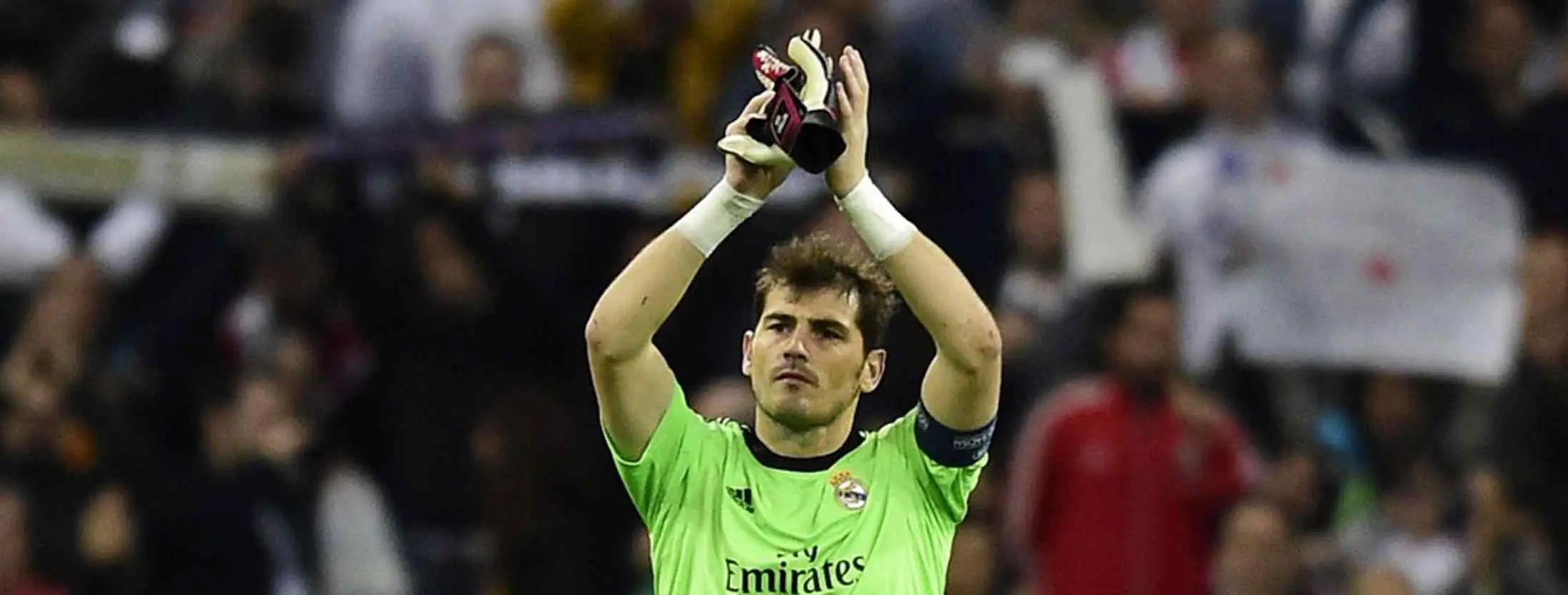 Casillas recahaza la primera propuesta del Madrid para abandonar el club
