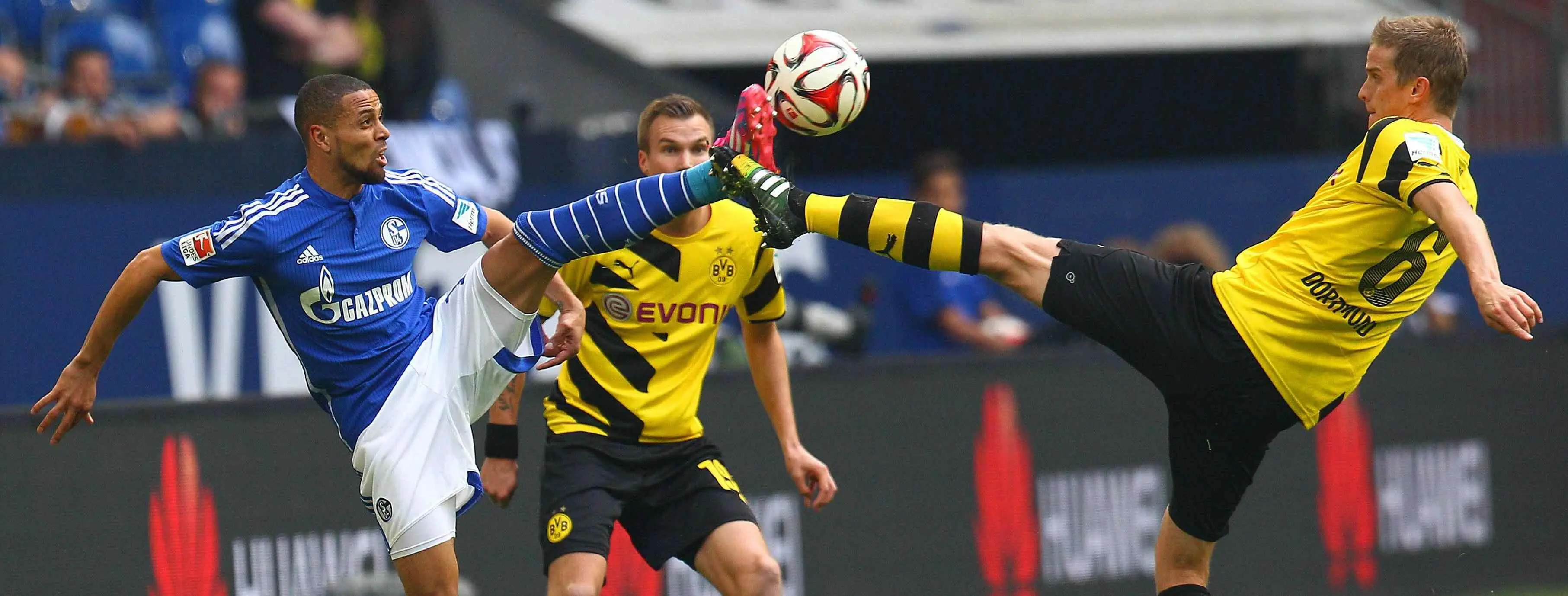 El Borussia Dortmund supera al Schalke y ya está más cerca de Europa