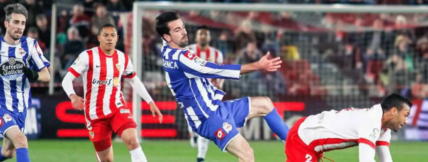 El Deportivo no puede con un Almería que acabó con nueve y empató a cero