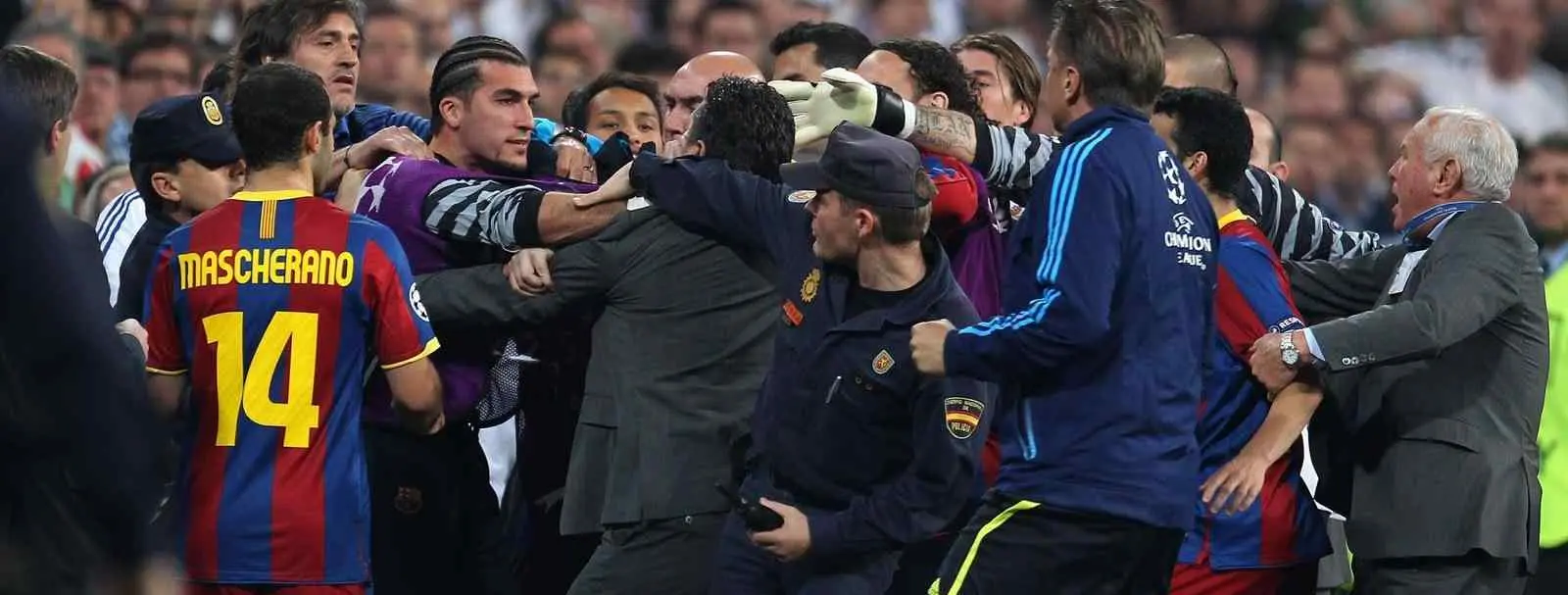 Chendo intentó agredir a un técnico del Barça al final del clásico