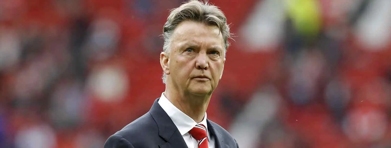 El Manchester United busca refuerzos para su zaga en las filas del Valencia