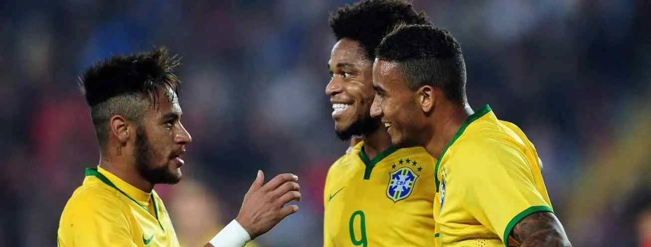 Neymar intenta convencer a Danilo para que fiche por el Barcelona