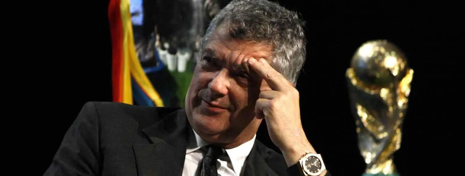 Ángel María Villar seguirá mandando en el fútbol de Europa y en el mundo