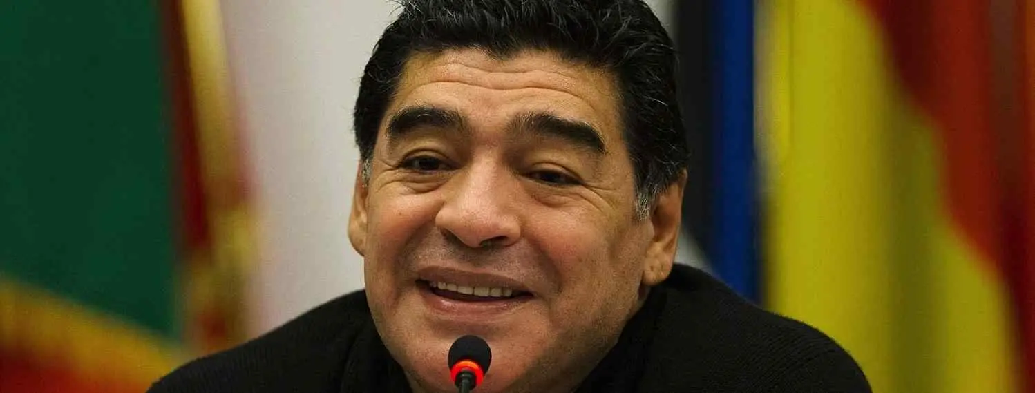Maradona sigue haciendo campaña contra Blatter en las elecciones de la FIFA