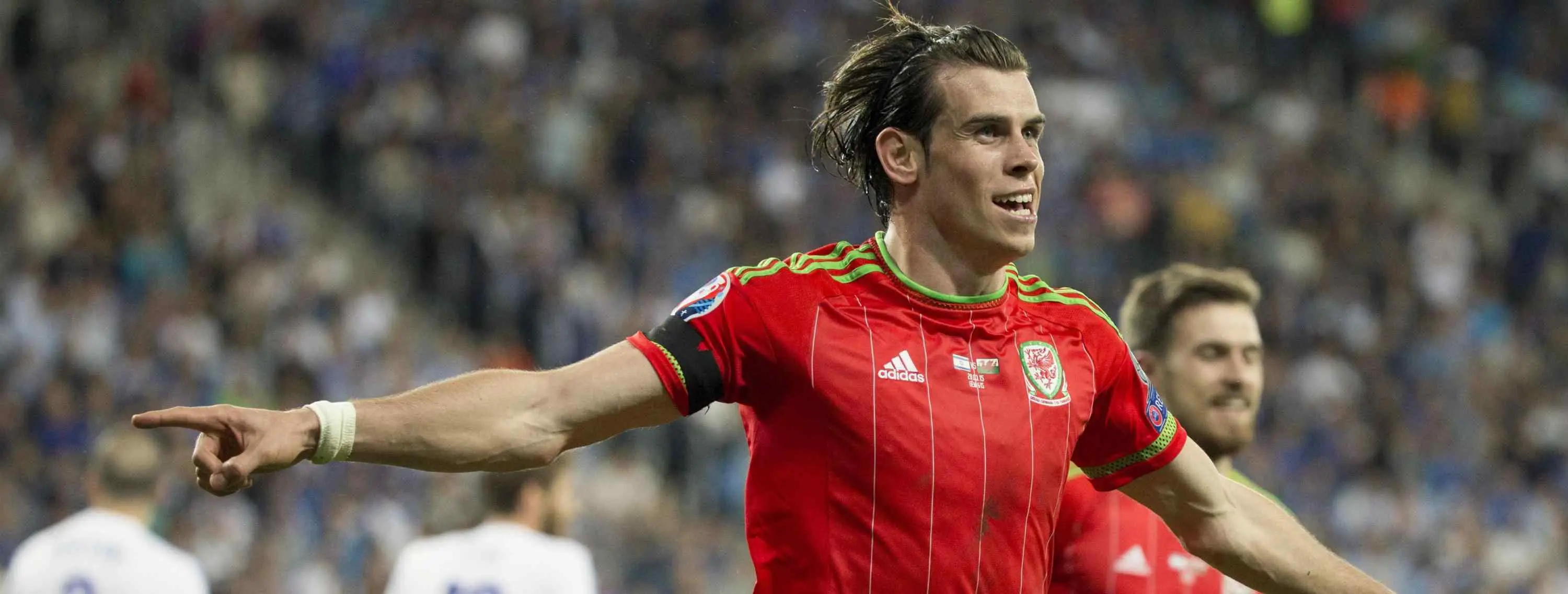 Gareth Bale sí que sabe lo que es ser la estrella con Gales