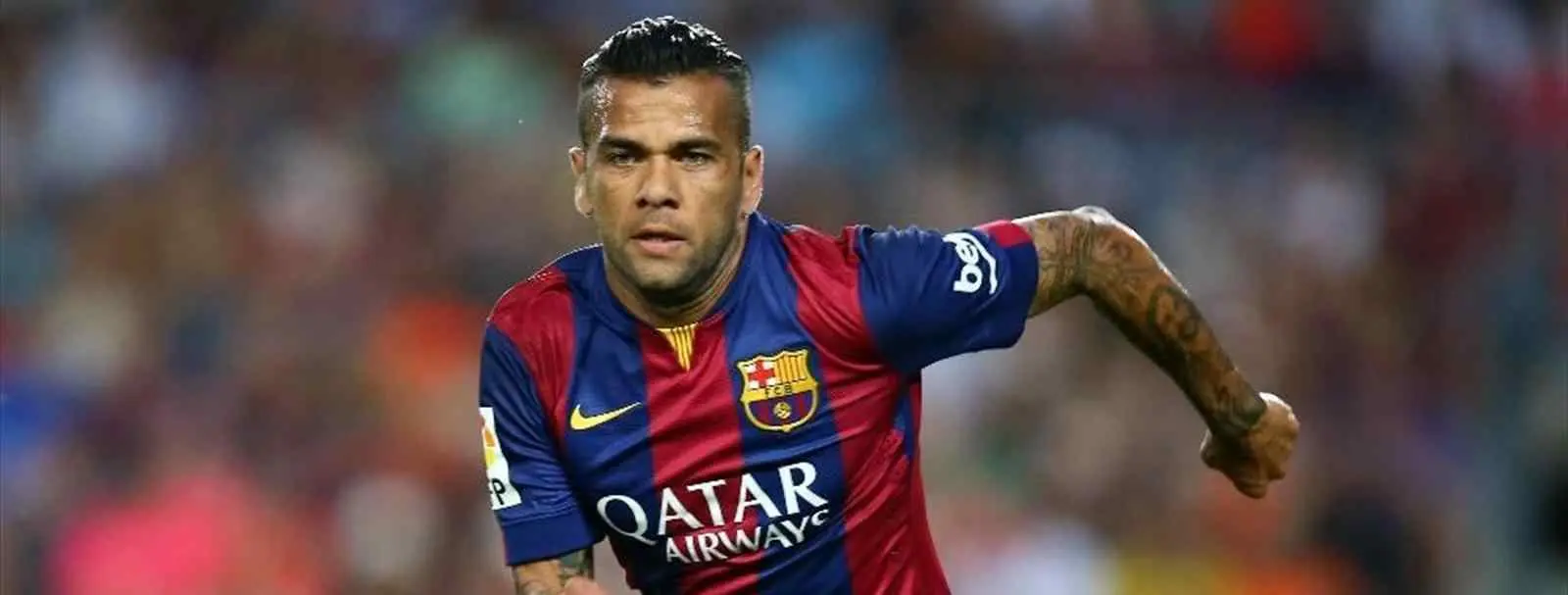 Dani Alves no se 'moja' y no aclara dónde jugará la próxima campaña