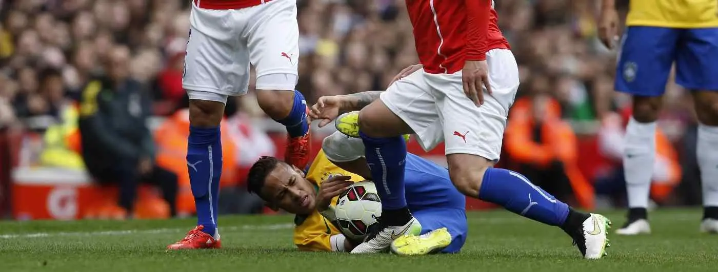 Neymar y Medel siguen con su guerra particular fuera del campo