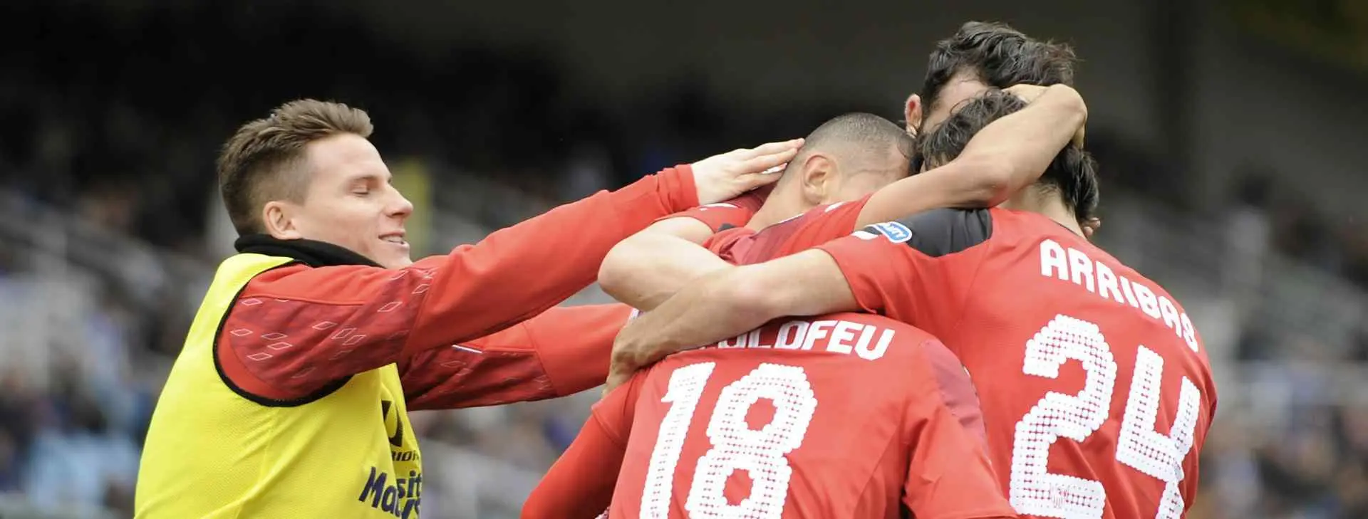 El Sevilla triunfa en Riazor y se acerca a posiciones de Champions League