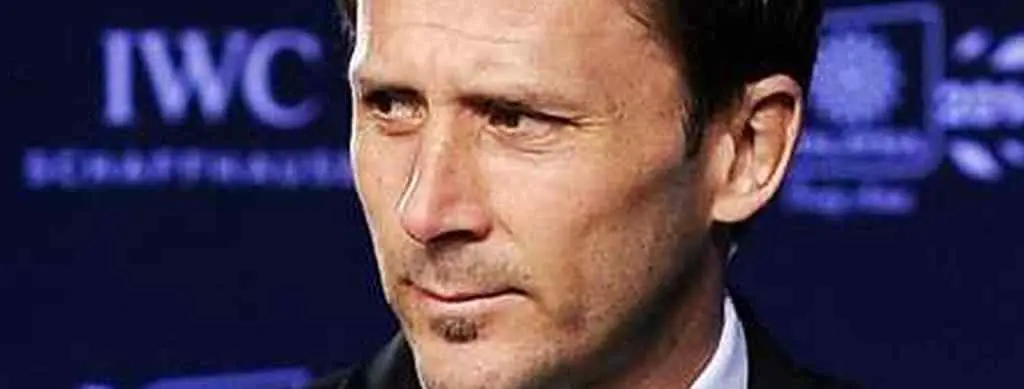 La nueva vida del gran Gaizka Mendieta... ¡como pinchadiscos!