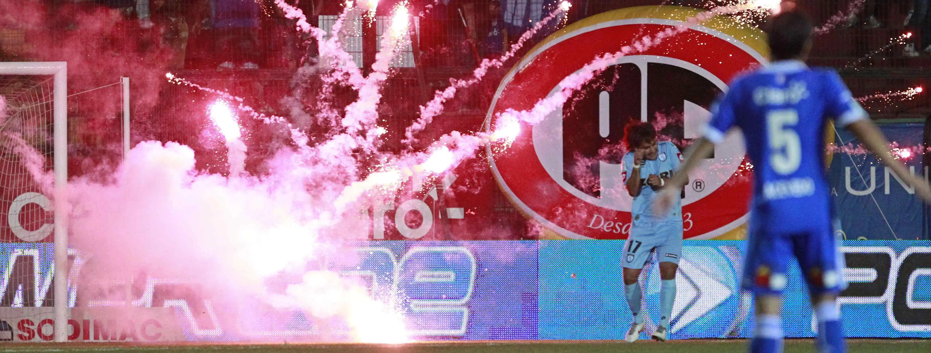 Una bengala mata a un aficionado del Raja en el fútbol de Marruecos