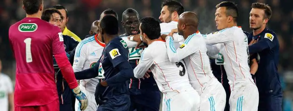 El autocar del París Saint Germain también fue apedreado en Marsella