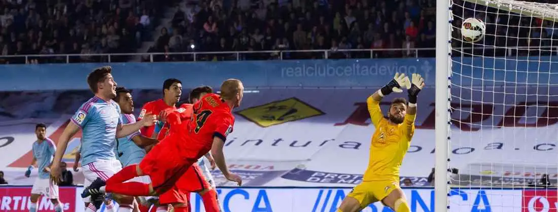 El Barça se acostumbra a ganar sus partidos a balón parado