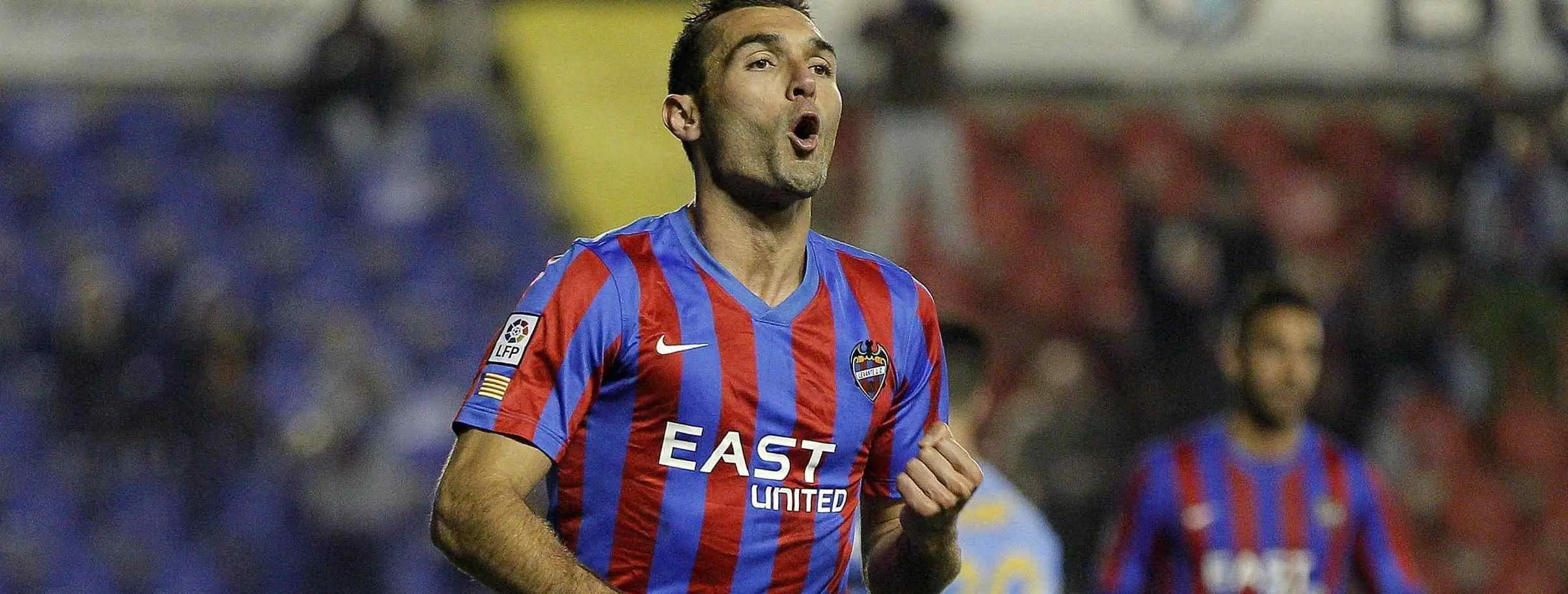 El Betis y el Málaga se pelean por el '9' de moda en la Liga española