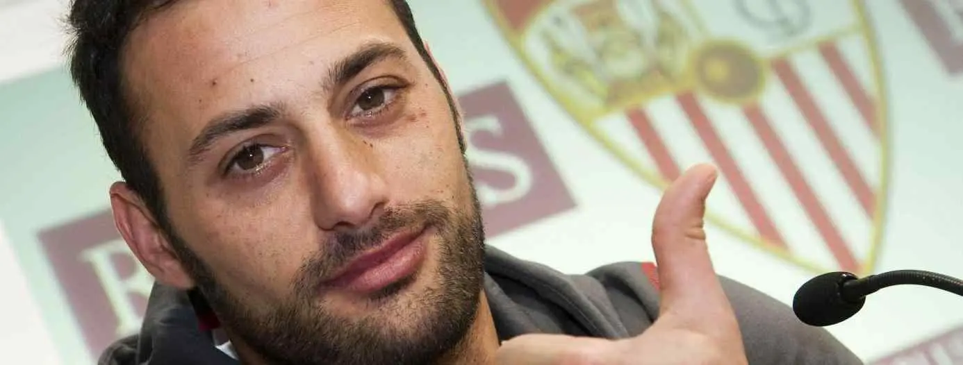 Beto renuncia a las ofertas y renueva por el Sevilla hasta 2017