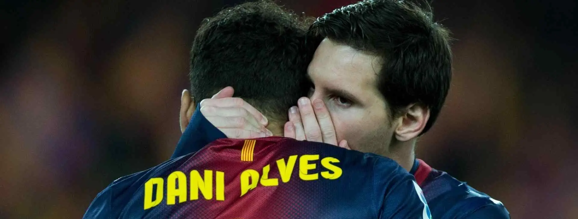 La versión de Alves no coincide con la del Barça sobre su renovación