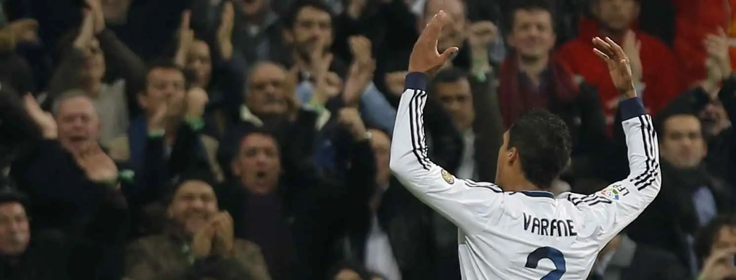 El Barça entra en la pelea por Varane: el club azulgrana tenta al jugador