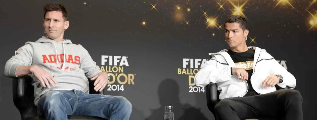 Leo Messi saca partido de las malas formas/gestos de Cristiano Ronaldo