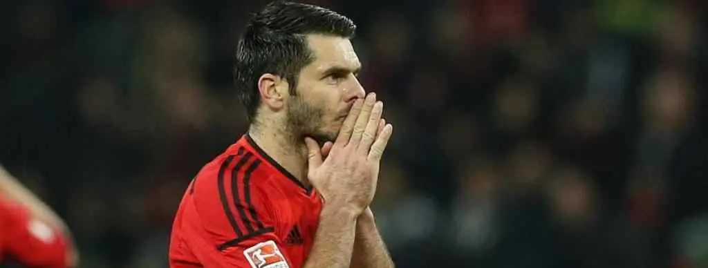 El Bayer Leverkusen despide a Spahic de manera fulminante