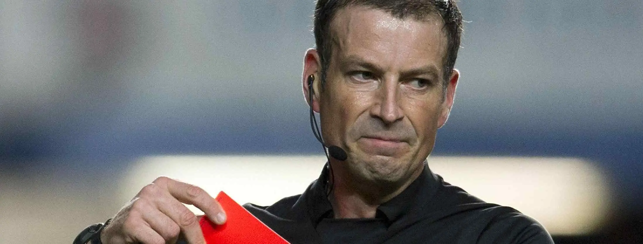 Mark Clattenburg, el árbitro que el PSG no quería contra el Barcelona