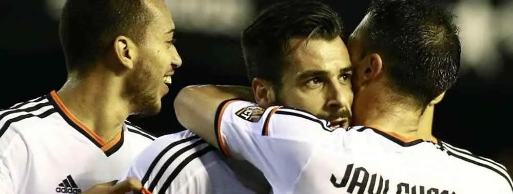 El Valencia gana y amenaza al Atlético de Madrid en la Liga