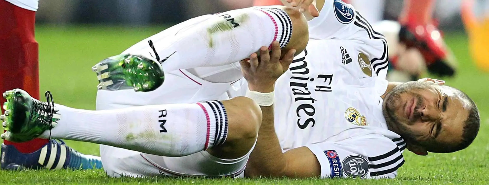 Karim Benzema barajó la posibilidad de cometer una locura en el derbi