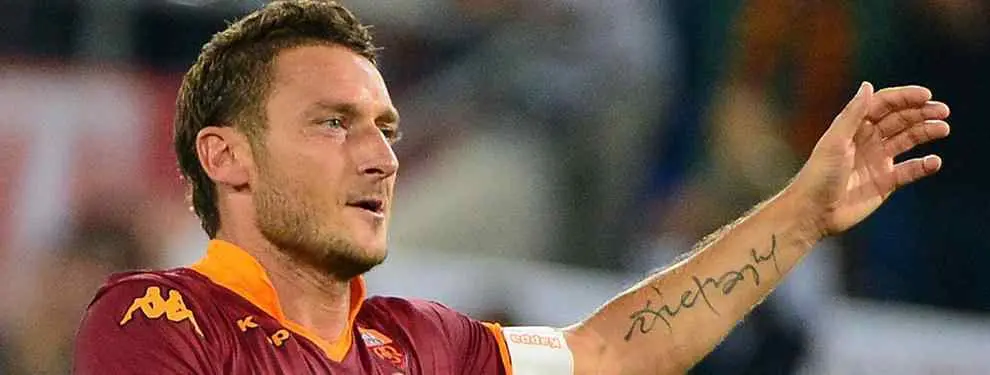 Francesco Totti seguirá en la Roma, pero no como futbolista